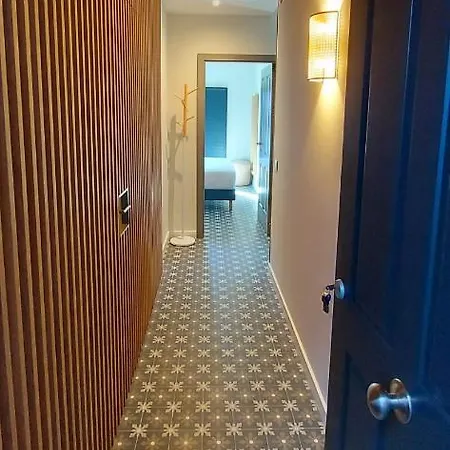 Modernos Con Vistas En Plaza Mayor - El Patio * Caces