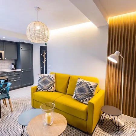 Apartamentos El Patio - Modernos Con Vistas En Plaza Mayor Caces