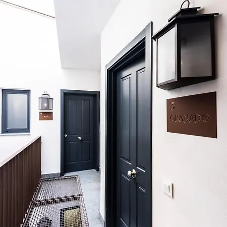 Modernos Con Vistas En Plaza Mayor - El Patio Caces