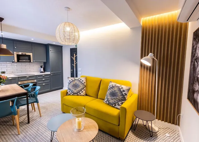 Apartamentos El Patio - Modernos Con Vistas En Plaza Mayor Caces