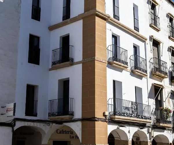 Apartmán Modernos Con Vistas En Plaza Mayor - El Patio Caces